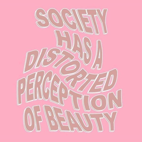 ✨𝐿𝑜𝑣e 𝑦𝑜𝑢𝑟 𝑏𝑜𝑑𝑦 as it is 👑💕 - Picture 1 of 9